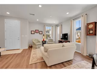 Photo #5: 8782568 Listing