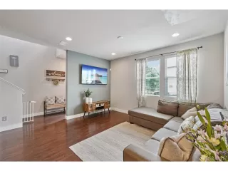 Photo #4: 8783796 Listing