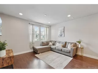 Photo #6: 8783796 Listing