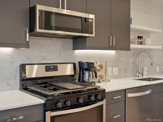 Photo #6: 8794961 Listing