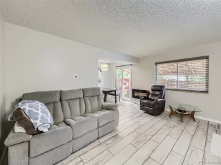 Photo #6: 8802793 Listing