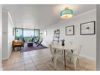 Photo #3: 8804889 Listing