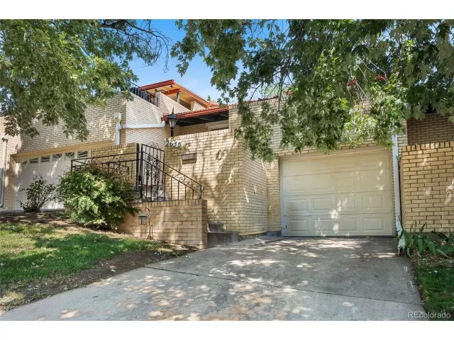 MLS: 8805973 Condo For Sale