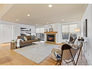 Photo #6: 8809409 Listing