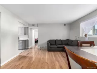 Photo #6: 8811387 Listing