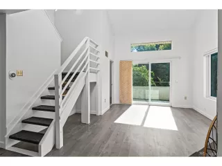 Photo #4: 8814962 Listing 