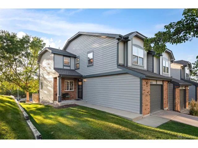 MLS: 8821053 Condo For Sale