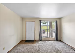 Photo #6: 8822975 Listing