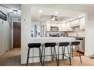 Photo #5: 8824767 Listing