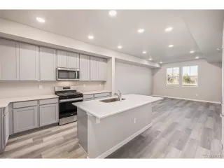 Photo #6: 8825510 Listing