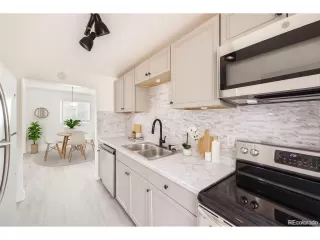 Photo #3: 8827416 Listing