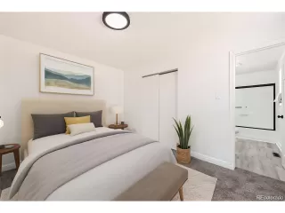 Photo #5: 8827416 Listing