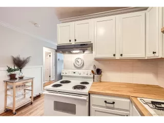 Photo #4: 8831042 Listing