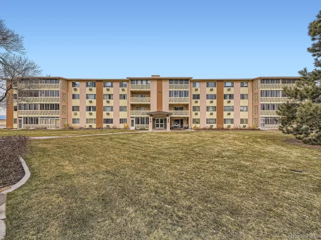 MLS: 8833402 Condo For Sale