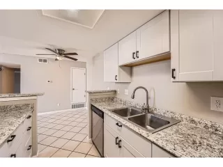 Photo #3: 8836452 Listing