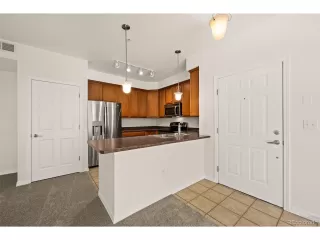 Photo #6: 8840972 Listing