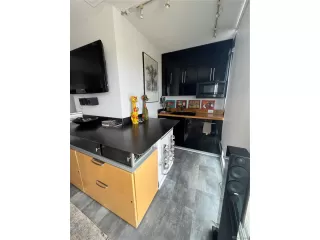 Photo #5: 8842573 Listing