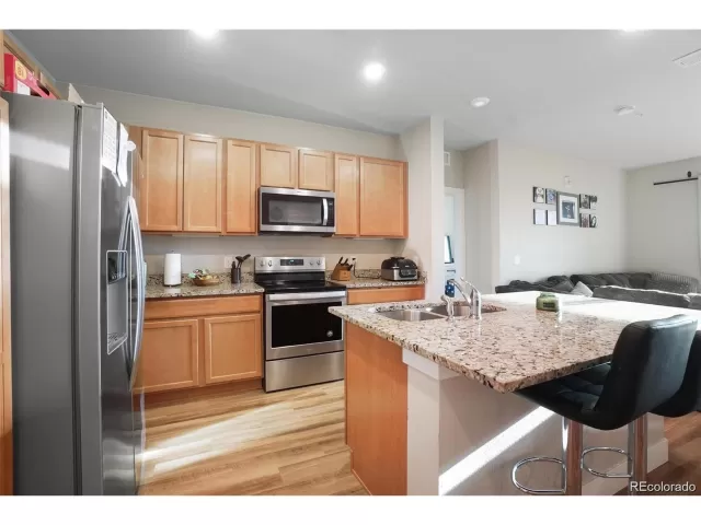 MLS: 8850973 Condo For Sale