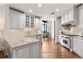 Photo #6: 8856803 Listing