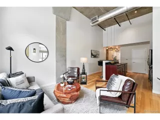 Photo #5: 8857765 Listing