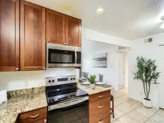 Photo #5: 8859687 Listing