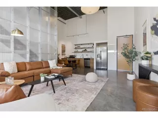 Photo #4: 8860294 Listing 