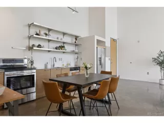 Photo #5: 8860294 Listing 