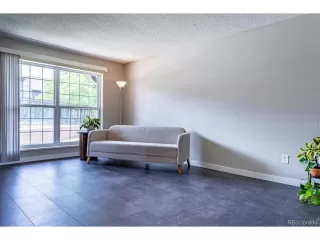 Photo #5: 8860604 Listing