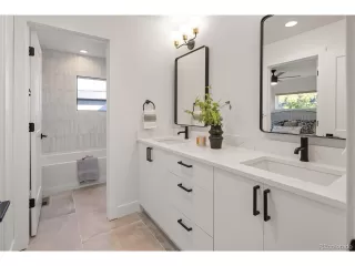 Photo #4: 8861340 Listing