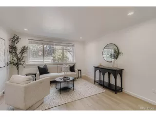 Photo #6: 8862146 Listing