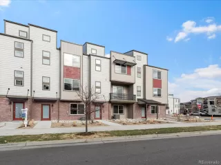 Photo #5: 8864944 Listing