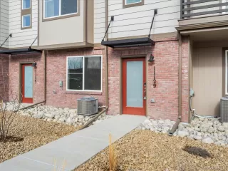 Photo #6: 8864944 Listing