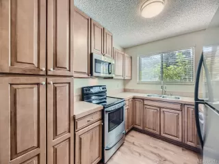 Photo #5: 8867706 Listing