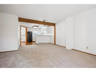 Photo #5: 8869085 Listing