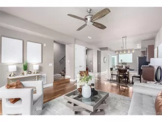 Browse active condo listings in FRONTVIEW40