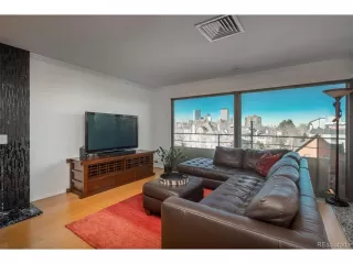 Photo #6: 8874608 Listing