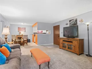 Photo #5: 8874770 Listing