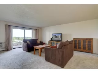 Photo #6: 8877336 Listing