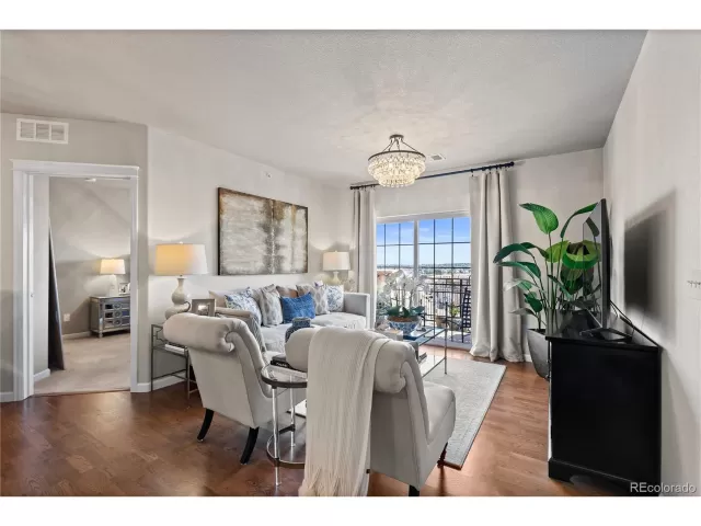 MLS: 8881613 Condo For Sale