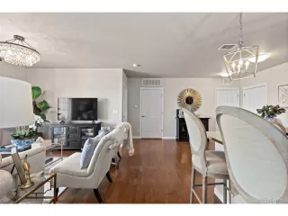 Photo #4: 8881613 Listing