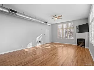 Photo #6: 8884623 Listing