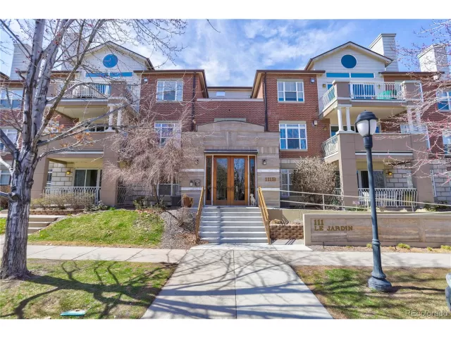 MLS: 8885371 Condo For Sale