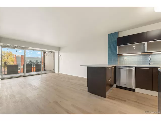 MLS: 8886344 Condo For Sale