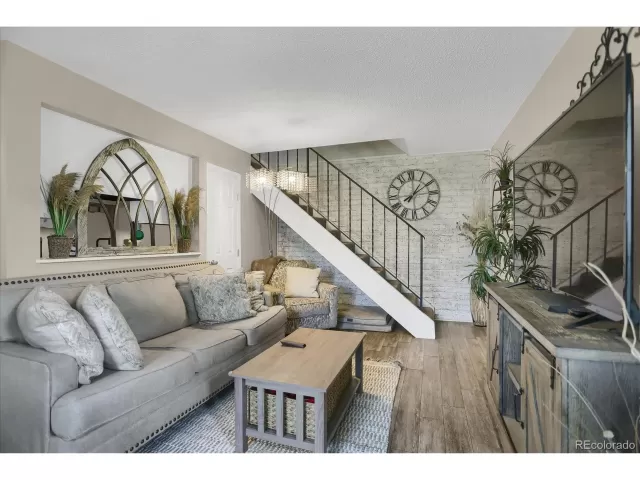 MLS: 8886684 Condo For Sale