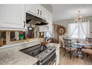 Photo #5: 8886684 Listing