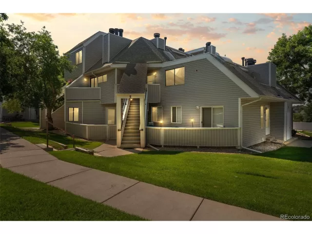 MLS: 8886910 Condo For Sale