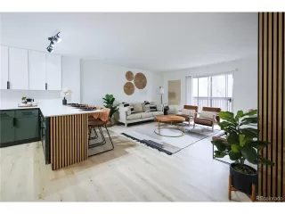 Photo #4: 8891898 Listing