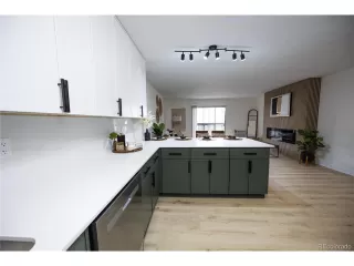 Photo #5: 8891898 Listing