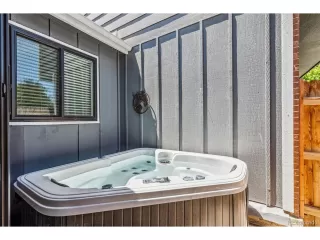 Photo #6: 8892083 Listing