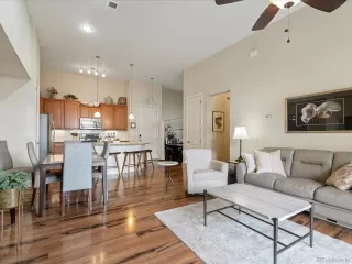 Photo #4: 8892373 Listing